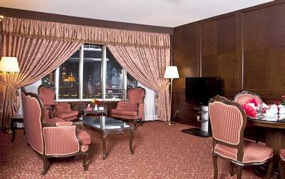 eshragh room.jpg